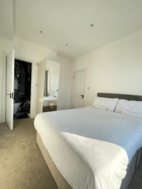 Modern Double Bedroom with Marble private bathroom, Barnet